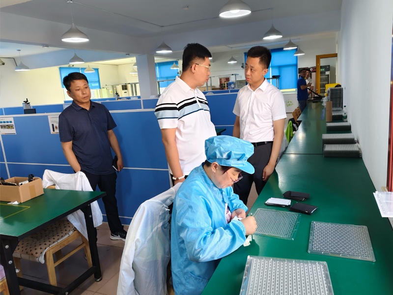 热烈欢迎李延飞副区长一行莅临我司指导